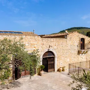 Masseria Fortificata Lo Zafferaneto Buccheri
